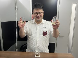 ④
